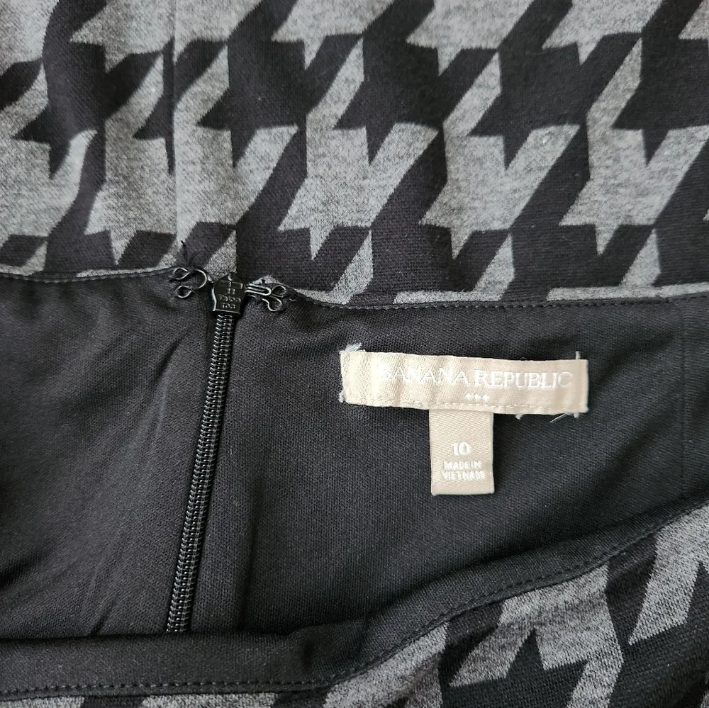 EUC Banana Republic Houndstooth Skirt - Picture 3 of 4